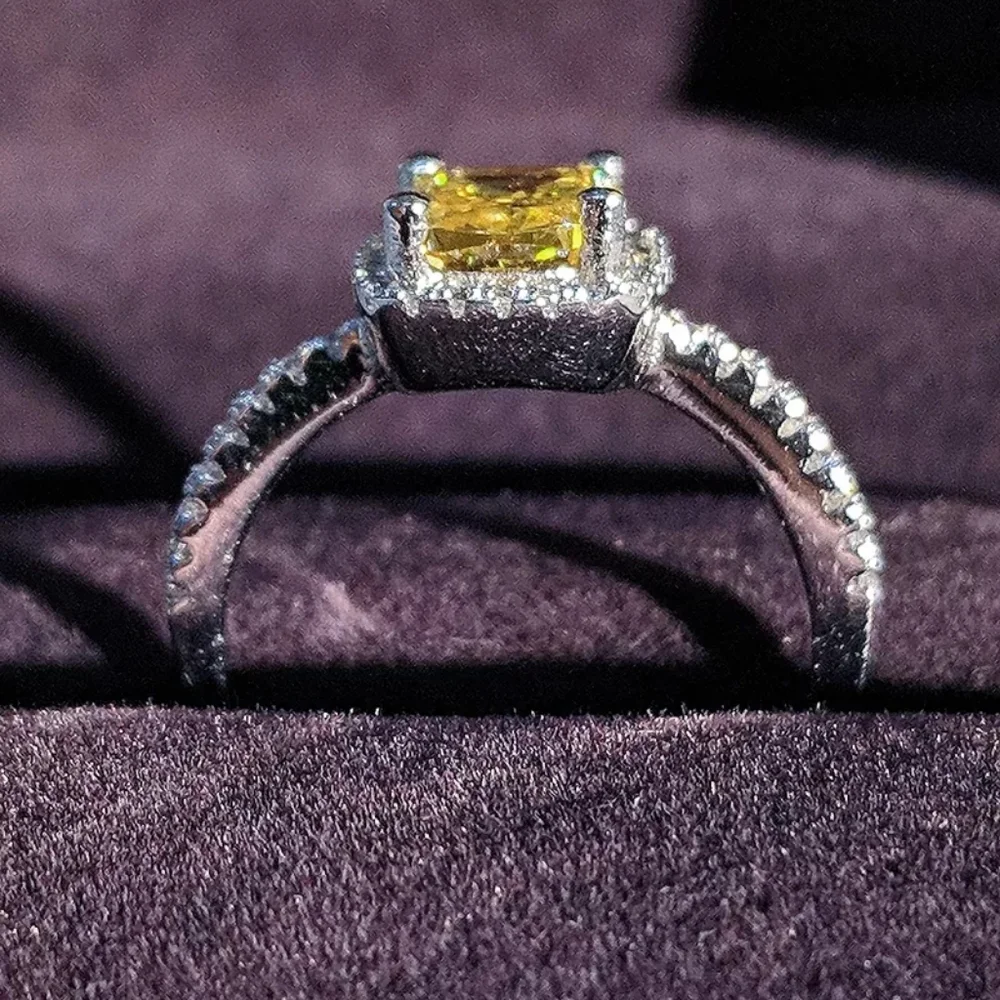 New Chic Rectangle Amber Color Diamond Ring - Picture 2 of 4